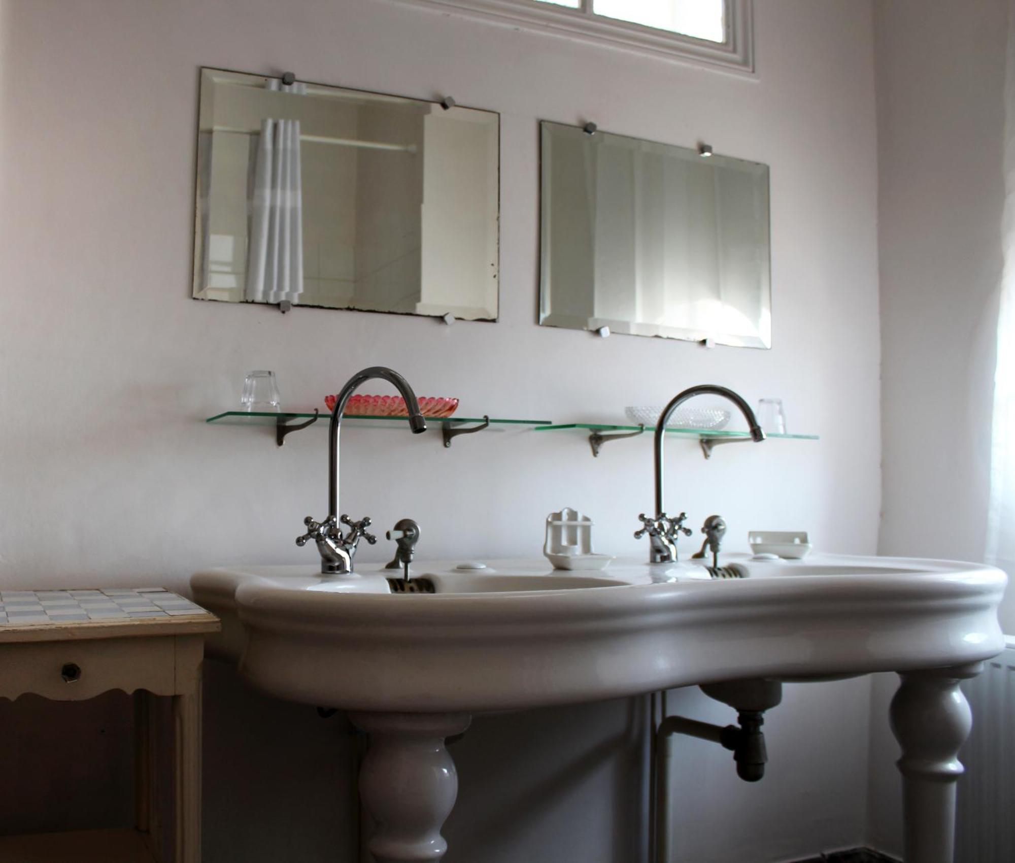Saint-Germain-du-Bois Chambres D'Hotes La Distillerie B&B المظهر الخارجي الصورة